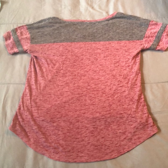 V neck shirt - Picture 4 of 4